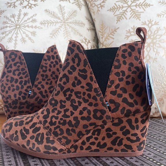 TOMS Kelsey Suede Ankle Bootie Wedge, Dark Ember Leopard Print, Size 5 - Picture 12 of 12